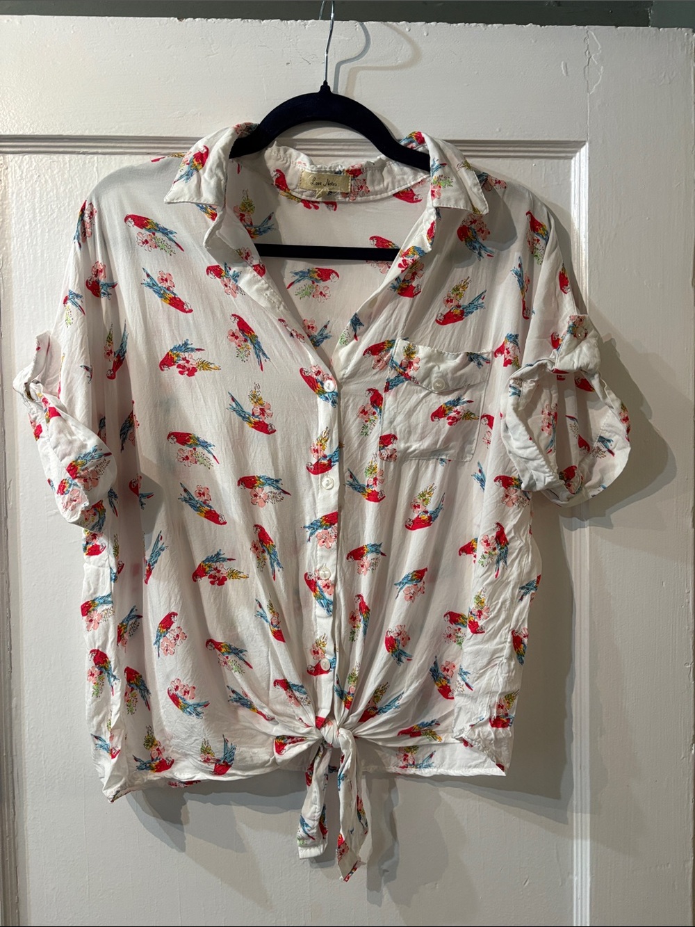Love Notes White Parrot-Print Tie Front Button-Up Shirt